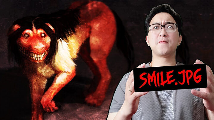 Bức ảnh Smile.jpg, một hình ảnh kinh dị nổi tiếng với chú chó cười đáng sợ