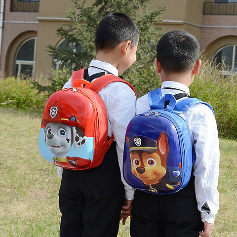 Ngăn chứa rộng rãi và lớp lót chắc chắn bên trong balo đội chó cứu hộ cho trẻ