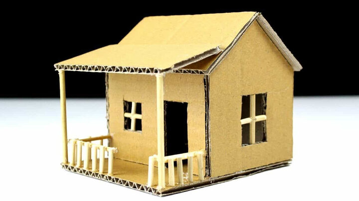 Nhà chó sau khi dán các tấm bìa với nhau