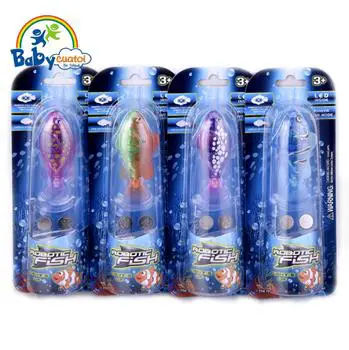 cá bơi trong bể cá bơi trong bể