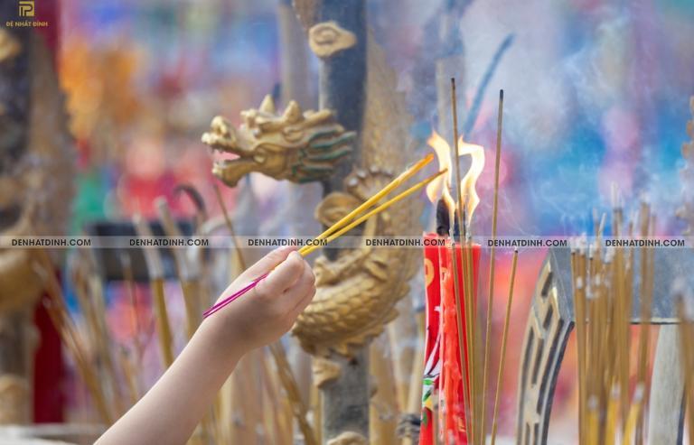 Nằm Mơ Thấy Đi Chùa Gặp Tượng Phật: Ý Nghĩa Tâm Linh Và Tín Ngưỡng Trong Cuộc Sống Những điều cần lưu ý khi mơ thấy đi chùa