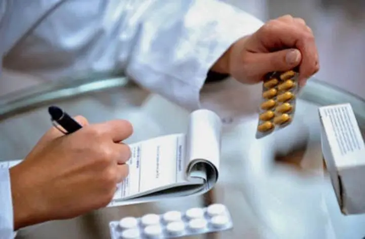 thuốc praziquantel cho cá thuốc praziquantel cho cá